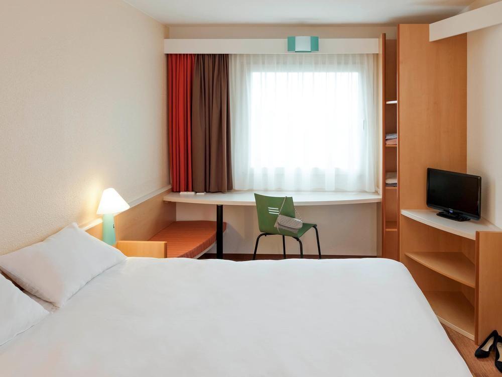 Ibis Epernay Centre Ville Bagian luar foto